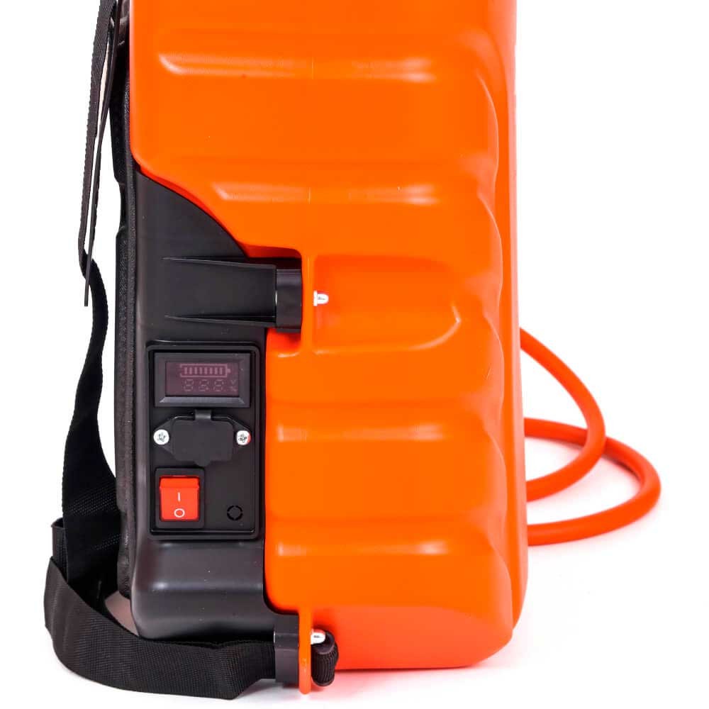 Аккумуляторный опрыскиватель ЖУК Классик 12л