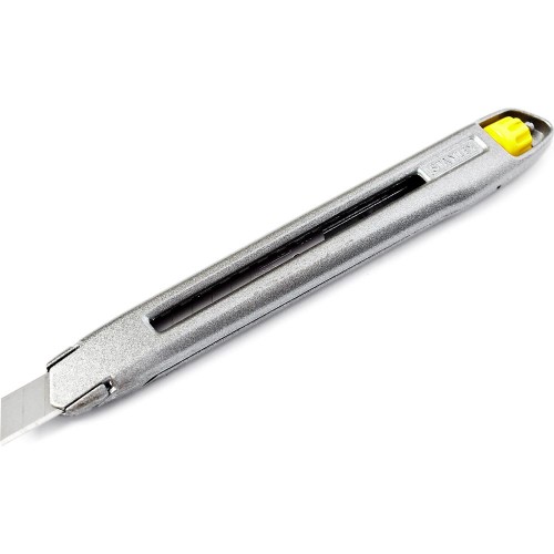 Нож STANLEY Interlock с выдвижным лезвием 135х9мм 0-10-095
