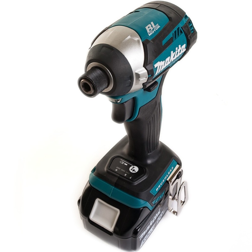 Аккумуляторная дрель-шуруповерт Makita DTD153RFE ударная